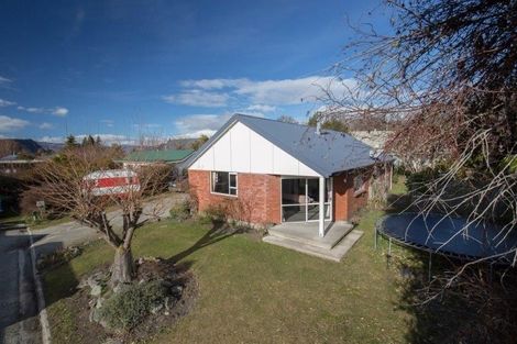 Photo of property in 5a Larch Place, Wanaka, 9305
