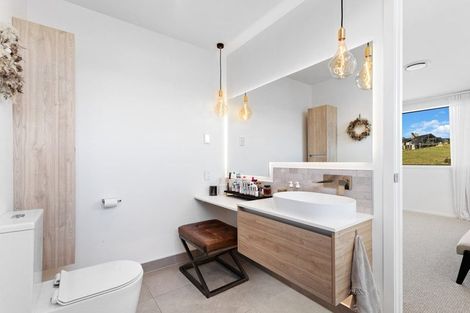 Photo of property in 60 Muster Road, Jacks Point, 9371