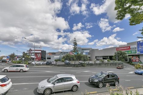 Photo of property in 2/10 Mahara Avenue, Birkenhead, Auckland, 0626