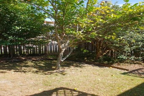 Photo of property in 9 Lex Avenue, Green Bay, Auckland, 0604