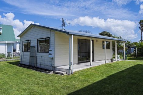 Photo of property in 2 Graham Street, One Tree Point, 0118
