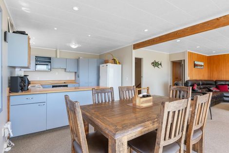 Photo of property in 24 Motukari Place, Onaero, Urenui, 4383