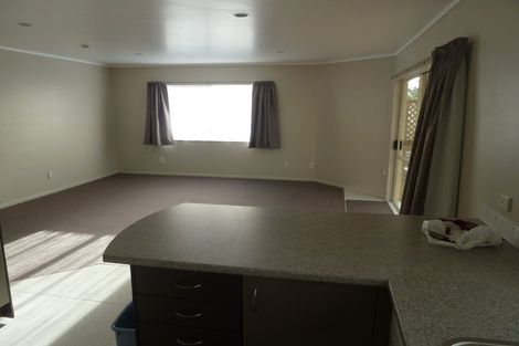Photo of property in 68a Awaroa Road, Sunnyvale, Auckland, 0612