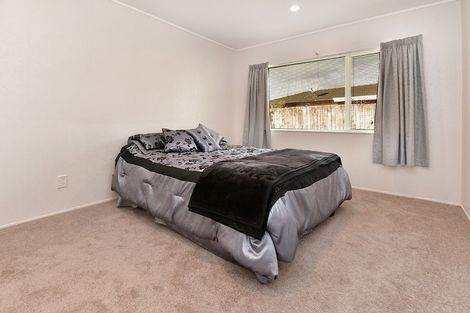 Photo of property in 113 Lakeside Drive, Orewa, 0931