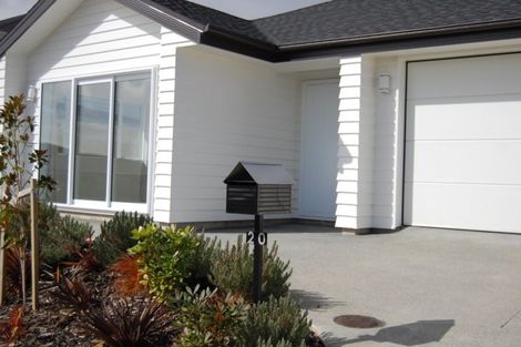 Photo of property in 20 Papa Orchard Drive, Kumeu, 0810