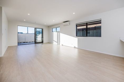 Photo of property in 126 Pepene Avenue, Takanini, 2112