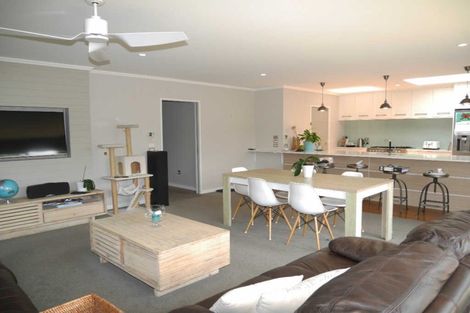 Photo of property in 36 San Priamo Place, Paraparaumu Beach, Paraparaumu, 5032