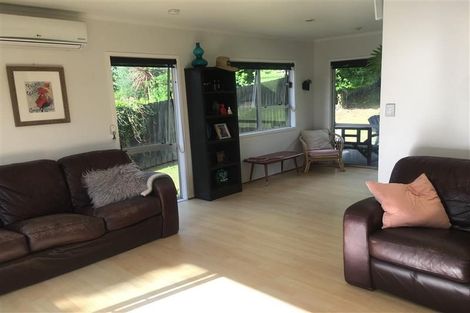 Photo of property in 2/11 Foley Place, Torbay, Auckland, 0632
