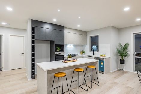 Photo of property in 41 Lumbarda Drive, Kumeu, 0810