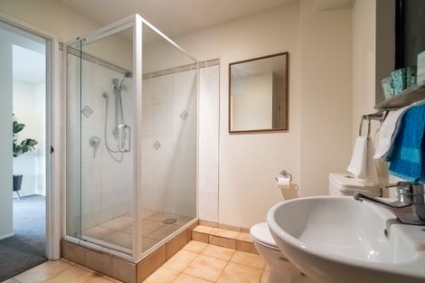 Photo of property in 27 Wirihana Road, Titirangi, Auckland, 0604