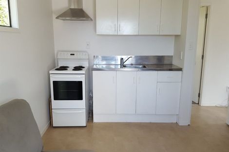 Photo of property in 31 Gladstone Road, Northcote, Auckland, 0627