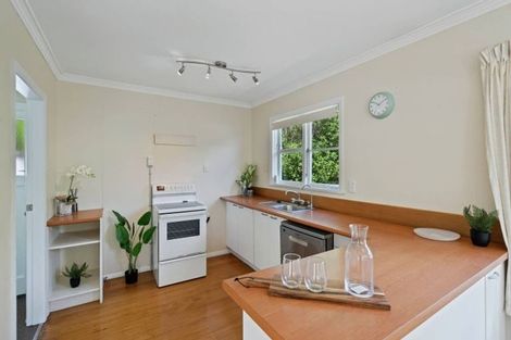 Photo of property in 546 Stokes Valley Road, Stokes Valley, Lower Hutt, 5019