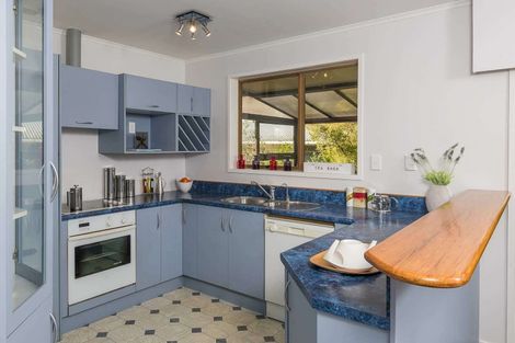 Photo of property in 76 Weatherly Road, Torbay, Auckland, 0630