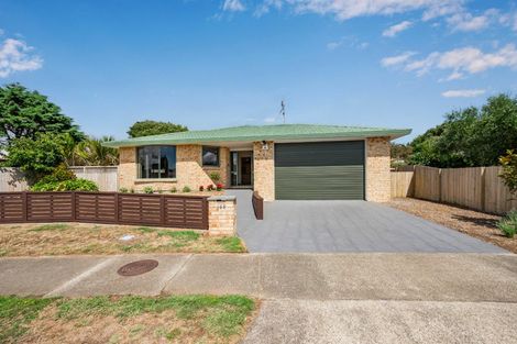 Photo of property in 144 Langdale Avenue, Paraparaumu, 5032