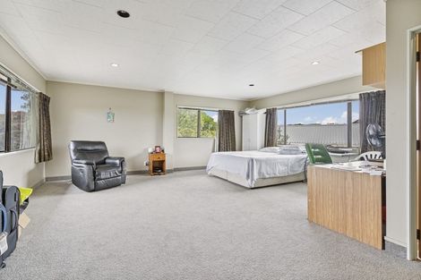 Photo of property in 61 Links View Drive, Omokoroa, 3114