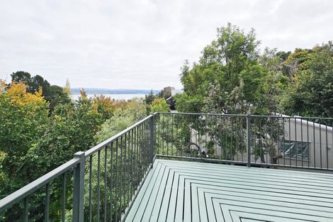 Photo of property in 27 Burns Road, Hospital Hill, Napier, 4110