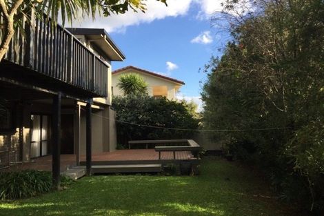 Photo of property in 6 Longwood Place, Forrest Hill, Auckland, 0620