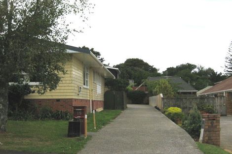 Photo of property in 2/15 Totara Grove, Hillcrest, Auckland, 0627