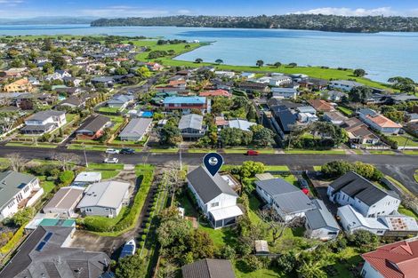 Photo of property in 15 Seaforth Avenue, Mangere Bridge, Auckland, 2022