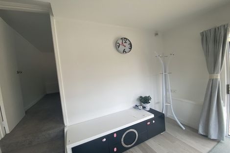 Photo of property in 28b Tamahere Drive, Glenfield, Auckland, 0629