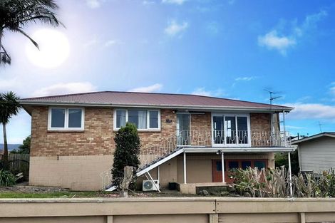 Photo of property in 35a Wade River Road, Stanmore Bay, Whangaparaoa, 0932