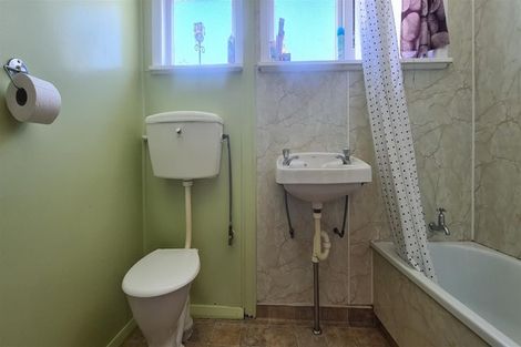 Photo of property in 22 Bibby Street, Waipawa, 4210