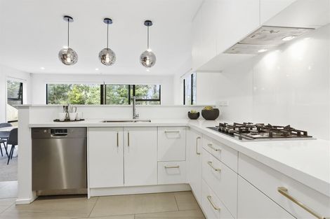 Photo of property in 15d/4 Verran Road, Birkenhead, Auckland, 0626