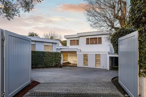 Photo of property in 16 Prestige Place, Castor Bay, Auckland, 0620