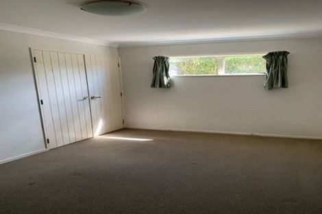 Photo of property in 16 Kauri Glen Road, Northcote, Auckland, 0627
