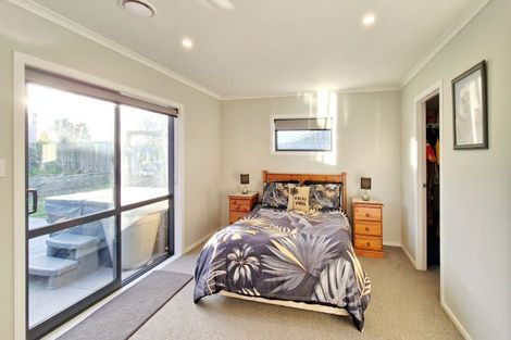 Photo of property in 20 Snappers Lane, Foxton Beach, Foxton, 4815