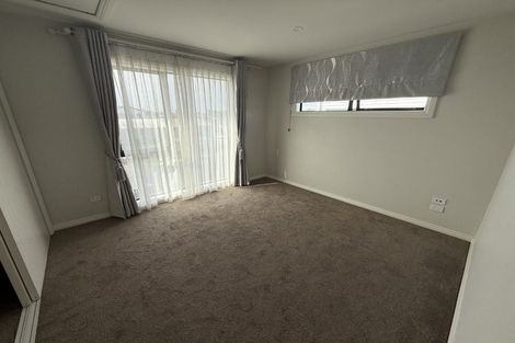 Photo of property in 2e Convair Crescent, Mangere, Auckland, 2022