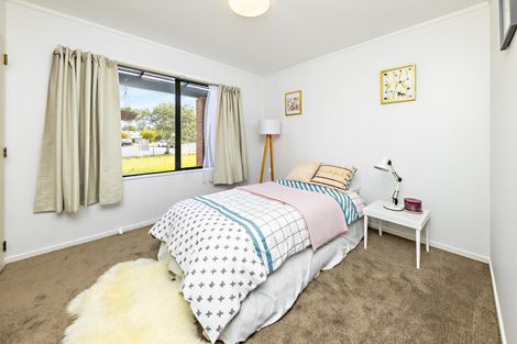 Photo of property in 34 Horlicks Place, Randwick Park, Auckland, 2105
