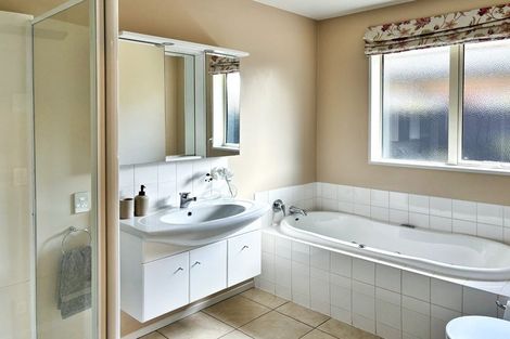 Photo of property in 17 Caleb Place, Northwood, Christchurch, 8051