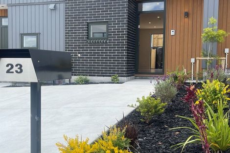 Photo of property in 19 Kuaha Road, Massey, Auckland, 0614