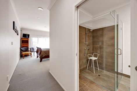 Photo of property in 630 South Road, Omata, New Plymouth, 4374