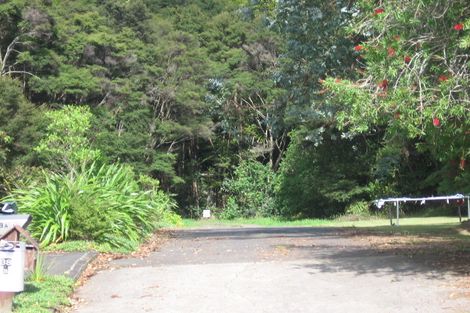 Photo of property in 40b Staincross Street, Green Bay, Auckland, 0604