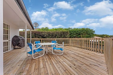 Photo of property in 100 Eugenia Rise, Goodwood Heights, Auckland, 2105