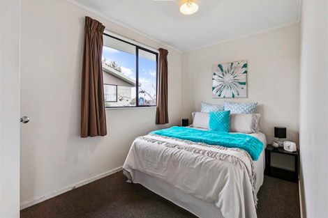 Photo of property in 2/61 Redcrest Avenue, Red Hill, Papakura, 2110