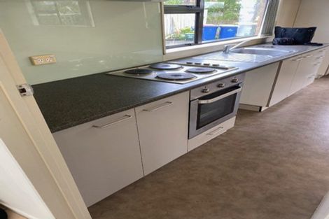 Photo of property in 4 Heversham Place, Glendene, Auckland, 0602