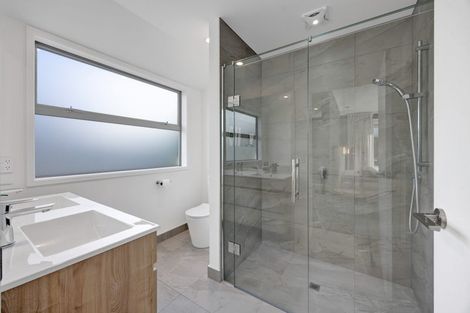 Photo of property in 52 Links Drive, Waiwhakaiho, New Plymouth, 4312