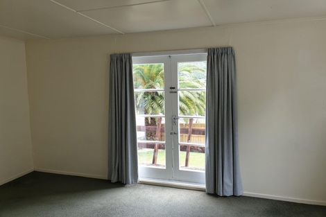 Photo of property in 32 Mimihau Grove, Wainuiomata, Lower Hutt, 5014