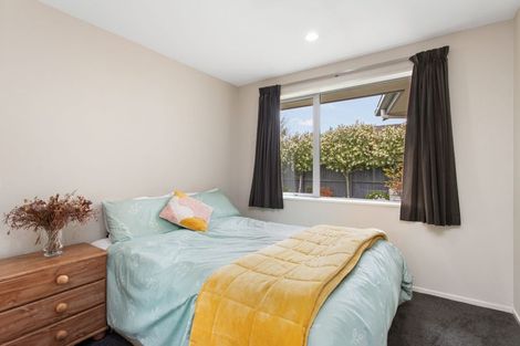 Photo of property in 17 Mataroa Place, Parklands, Christchurch, 8083