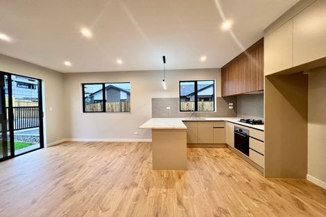 Photo of property in 16 Kiokio Place, Swanson, Auckland, 0614