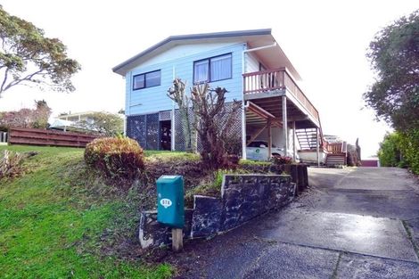 Photo of property in 57 Cliff View Drive, Green Bay, Auckland, 0604