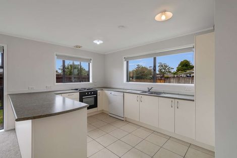 Photo of property in 19 Aitkenhead Court, Parakai, 0830