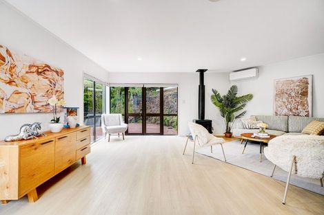 Photo of property in 8 Stitchbird Close, Murrays Bay, Auckland, 0630