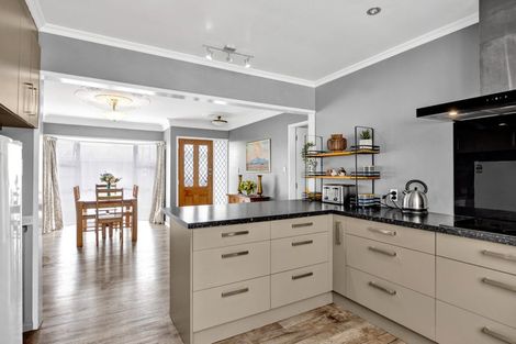 Photo of property in 14 Kowhai Street, Strandon, New Plymouth, 4312
