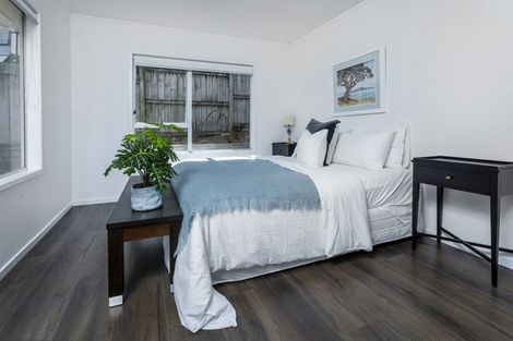 Photo of property in 40 Tree View Avenue, Glenfield, Auckland, 0629