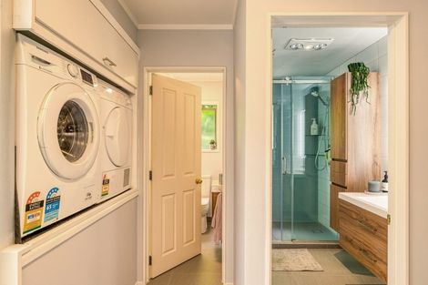 Photo of property in 35 Great North Road, Riverhead, 0820