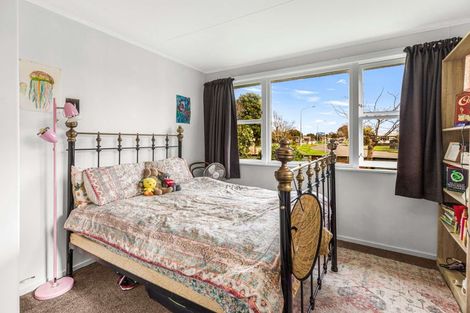 Photo of property in 1 Dampier Avenue, Awapuni, Palmerston North, 4412